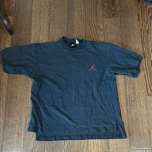 Vtg Nike Jordan Black Short-Sleeve Tee with Red Jumpman #56323 shirt M-L
